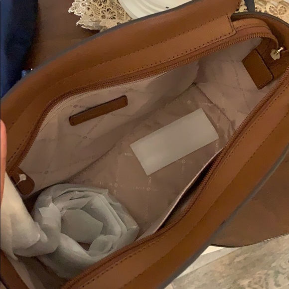 Beautiful medium Selma satchel ♥️ - Picture 7 of 7